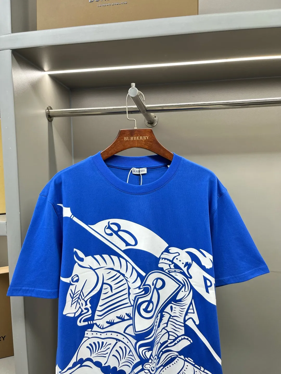 🅱️ 【BUR ， 】【In Stock 】 2025 Series， Burberry ， Same Style 。 BUR ， （EKD）， Blue ， ， ， ， ， ， ， ， ！！ ， 。 OV ， 。 ， ， ！！ bbr ， ，In Stock ， ！！ Sizes S、M、L、XL、XXL Size Size